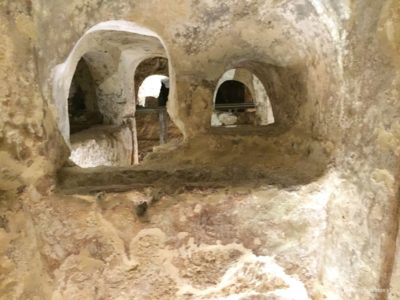wnętrze katakumb na Malcie