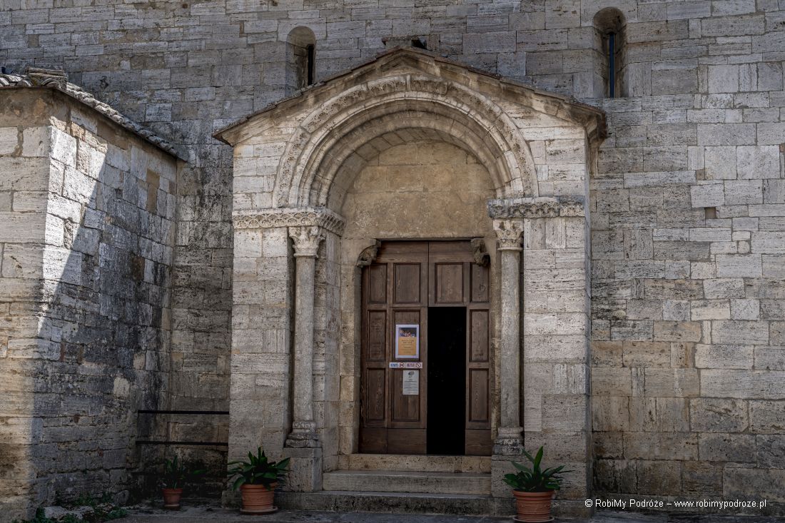 wejście do kościoła Santa Maria Assunta