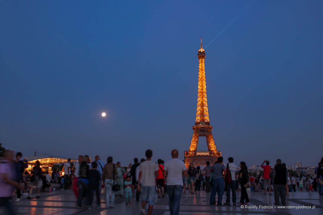 Kolacja na Wieży Eiffel’a lub kabaret w Moulin Rouge - walentynki co robić