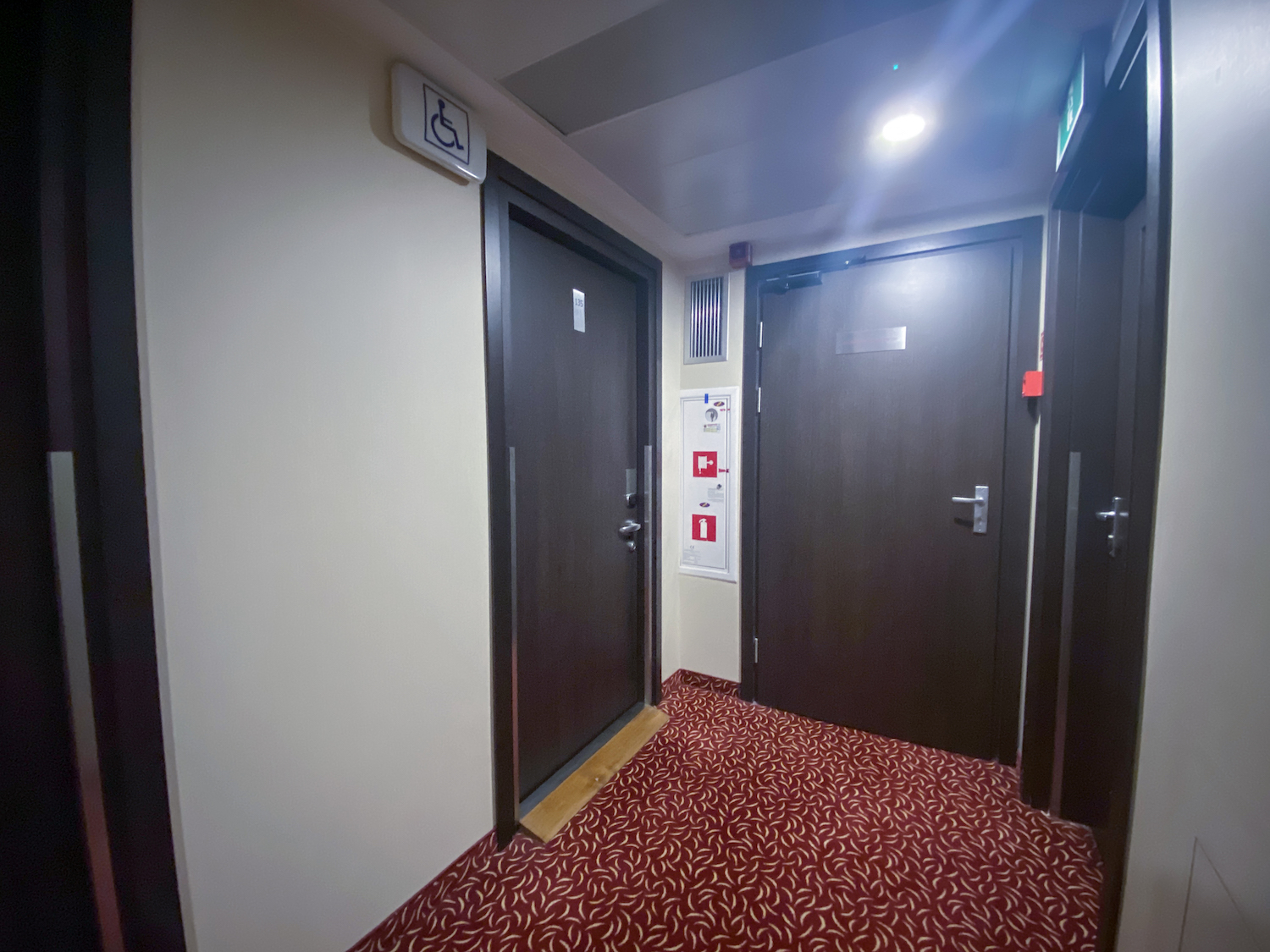 dostosowane wejście do pokoju Qubus Hotel Kielce
